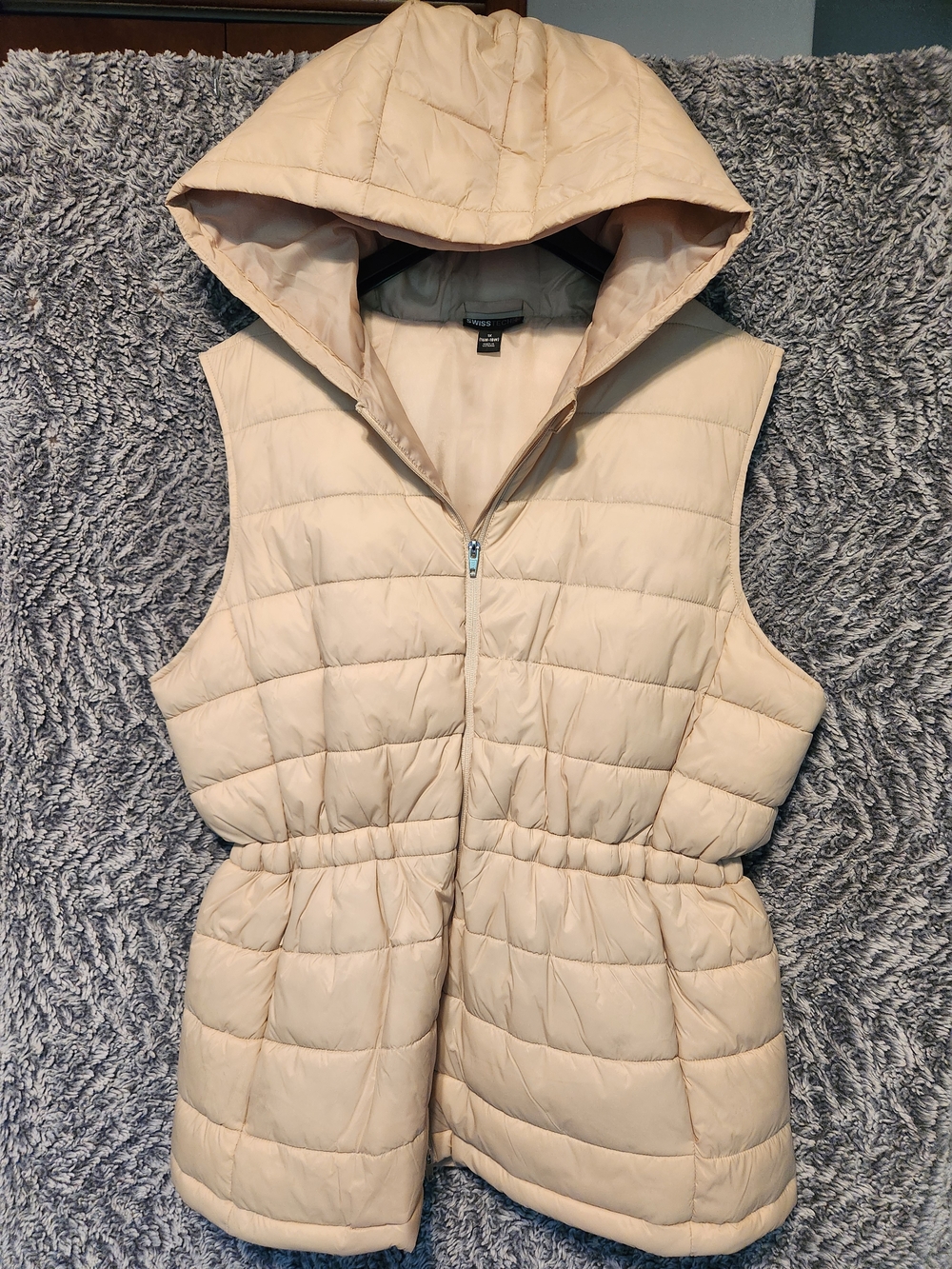 Swiss Tech Women's Hooded Quilted Puffer Vest in Cream